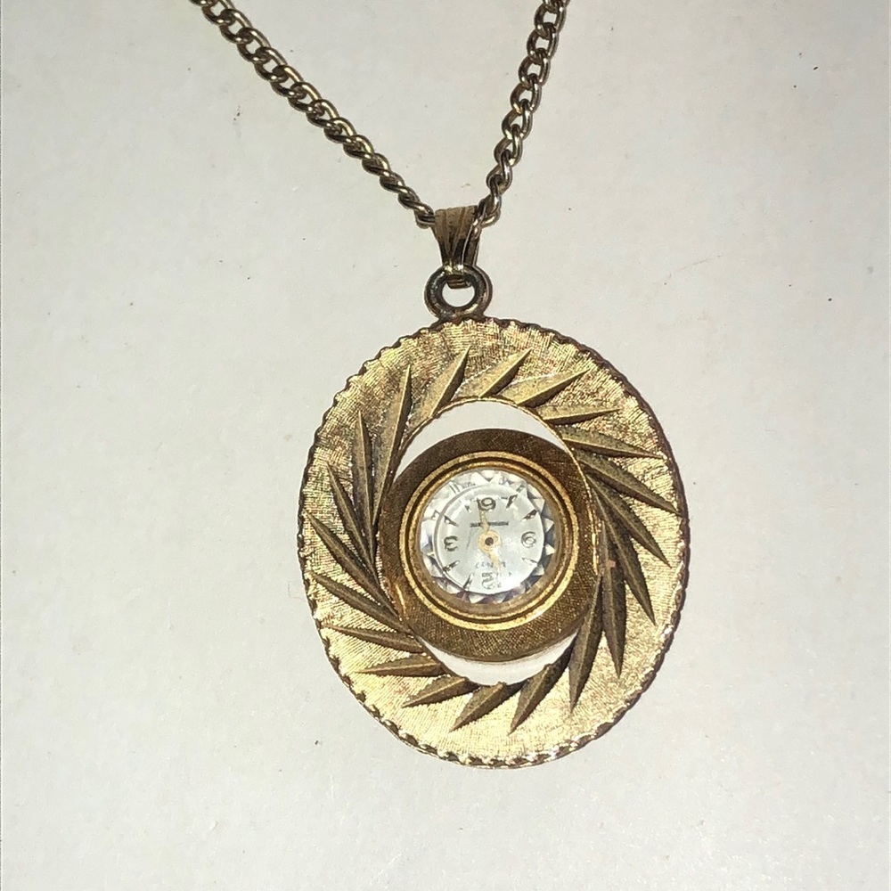 Lenga Vintage Gold Tone Watch Pendant Necklace